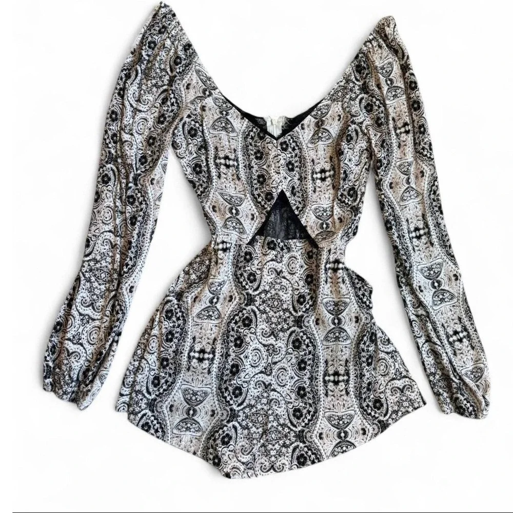 Kendall +‎ Kylie Bohemian Paisley Romper, Long Sleeve Size Small